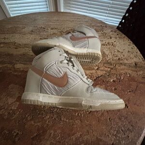 Nike Dunk Sky High Rose Gold Size 8
